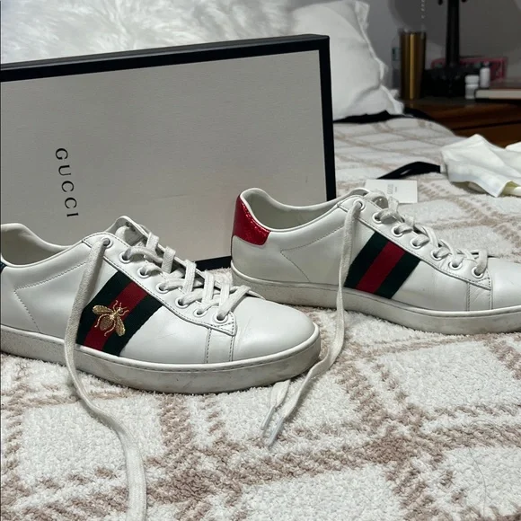 Size 38 Gucci Women's White and Green Sneakers, with original box and dust bags - Picture 1 of 6